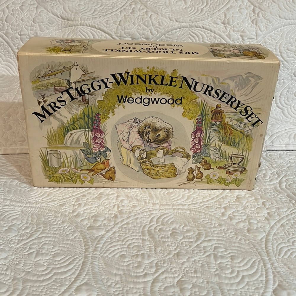 Mrs Tiggy Winkle Nursery set‎ by Wedgewood